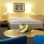 Ξενοδοχείο Center By Leonardo 4*