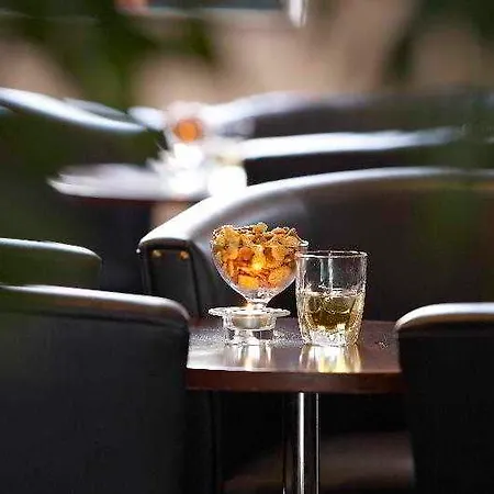 Center By Leonardo Magdeburg