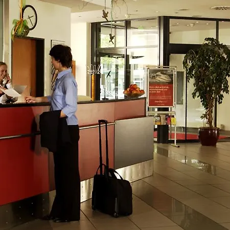 Center By Leonardo Szálloda Magdeburg