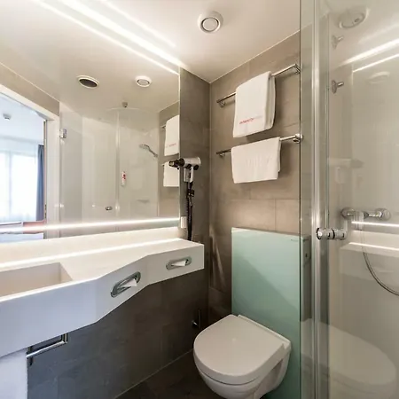Intercityhotel Hotel 4*