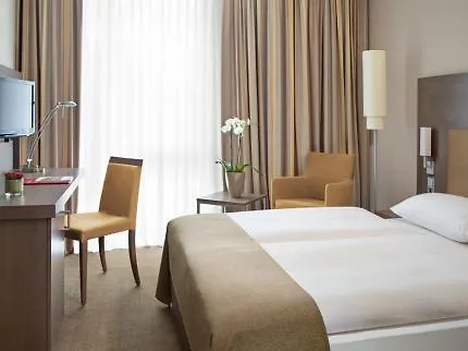 Center By Leonardo Hotel