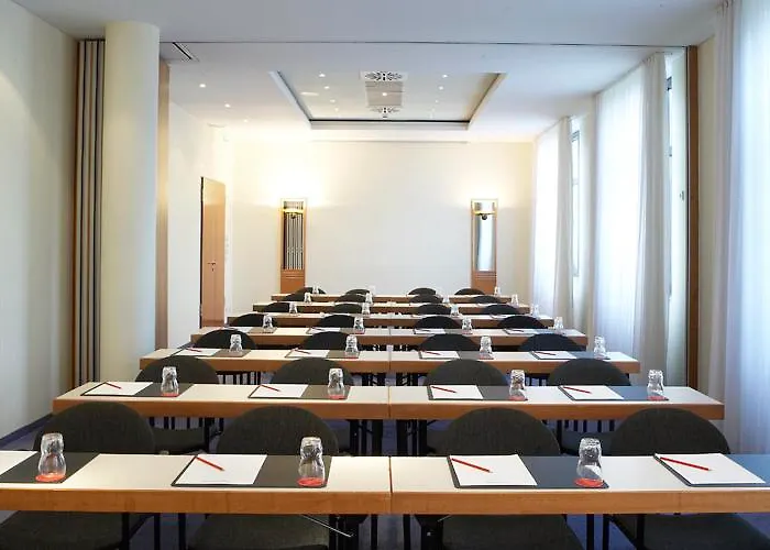 Hotell Center By Leonardo 4*