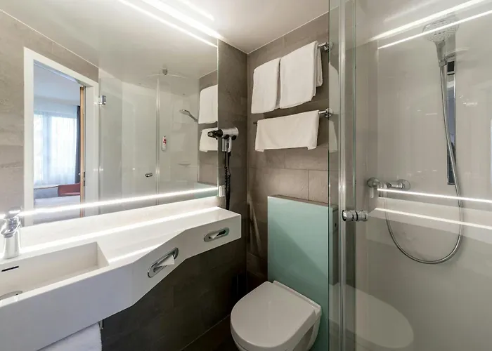 Hotel Center By Leonardo 4*