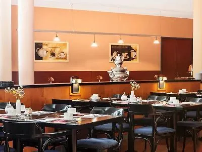 Center By Leonardo Magdeburg